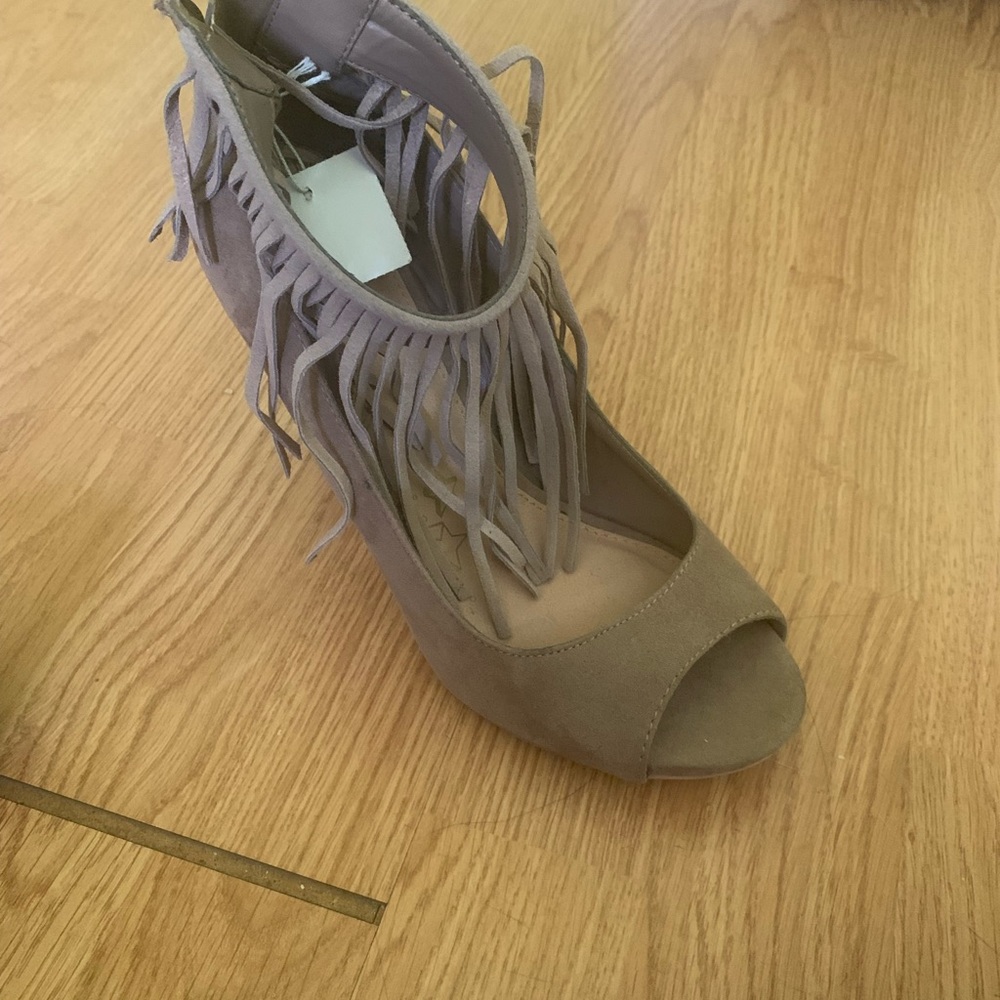 sandals - Picture 3 of 4